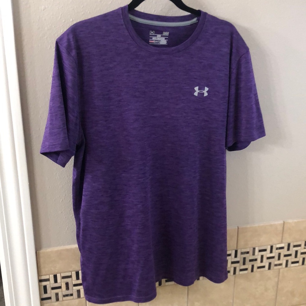 Mens loose fit UA tee